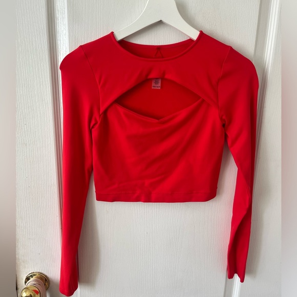 Red long sleeve with cut out in middle - Picture 1 of 4